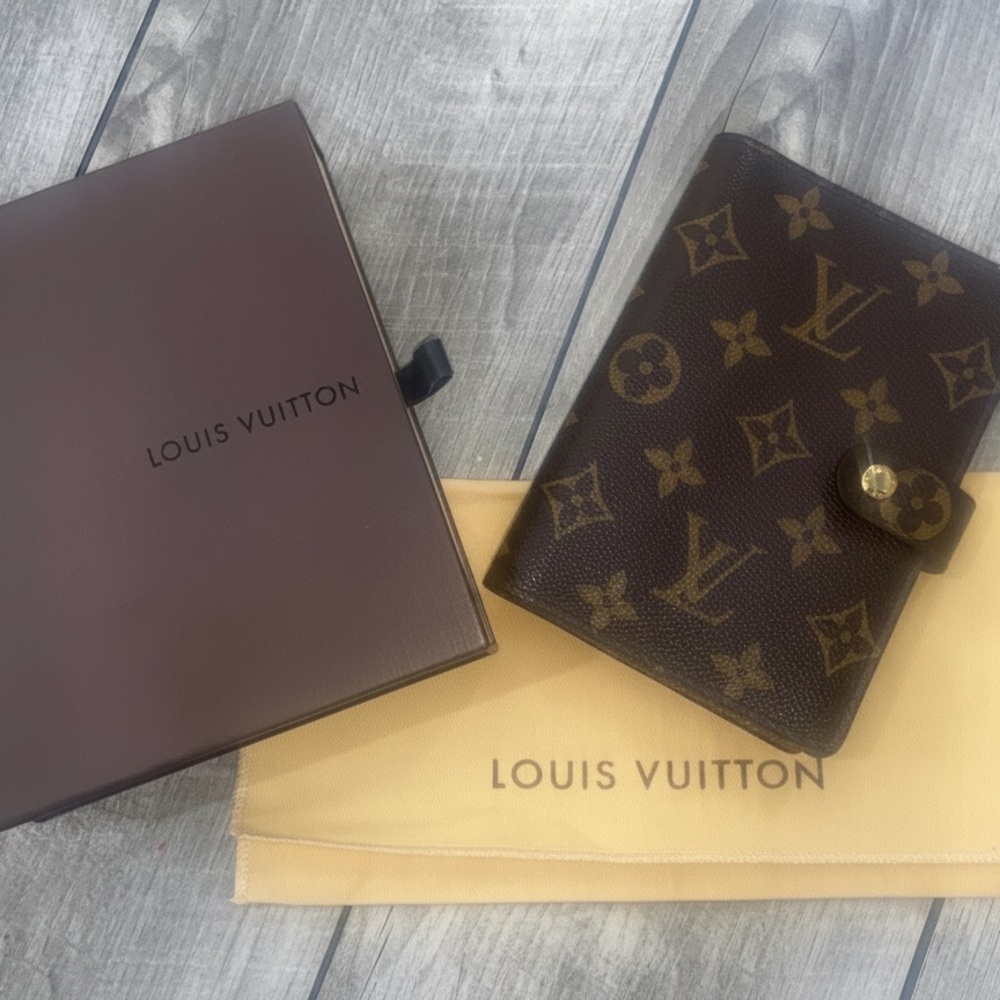 Louis Vuitton LV Agenda Wallet PM Small Ring